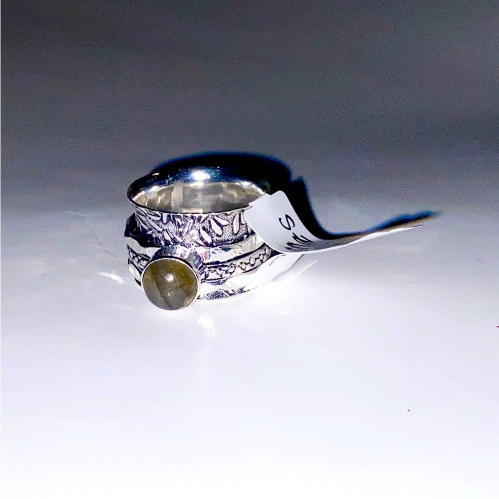 Handmade Natural Labradorite Stone Spinner Ring .925 Stamp Size: 5.5 - Picture 4 of 5